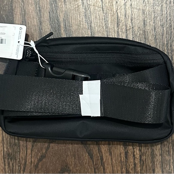 lululemon athletica Black Crossbody Bag - Picture 2 of 2